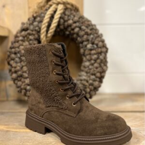 Donkerbruin laarsje met teddy